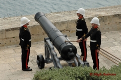 The 12 O'Clock Gun, Preparation