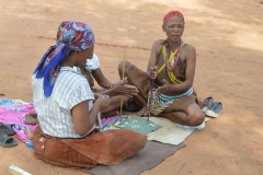 Kalahari - Making Neclaces from Ostritch Egg Shells