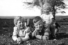 10 Hugh, Heather & Robin - Nandi Hills